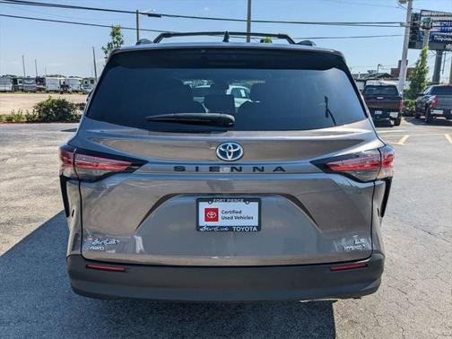 2021 Toyota Sienna LE