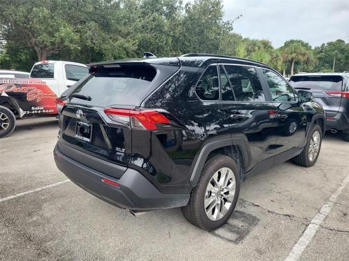2025 Toyota RAV4 XLE Premium