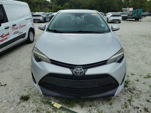 Classic Silver Metallic 2017 Toyota Corolla LE