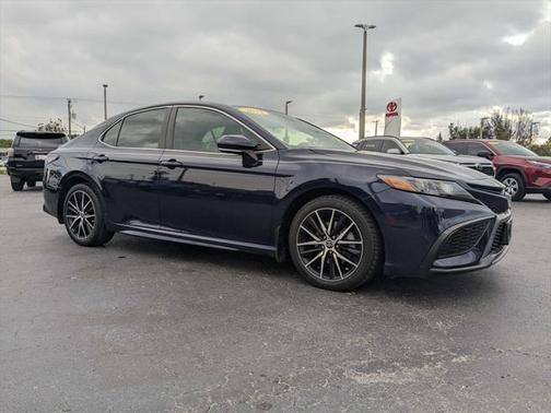 2022 Toyota Camry SE