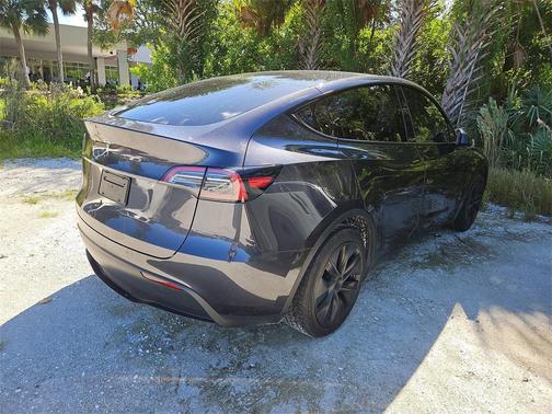 2024 Tesla Model Y Long Range Dual Motor All-Wheel Drive