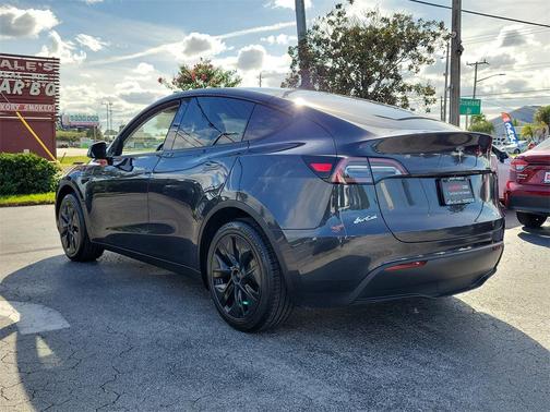 2024 Tesla Model Y Long Range Dual Motor All-Wheel Drive