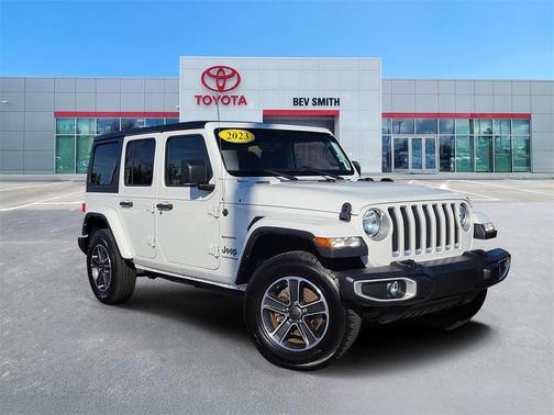 2023 Jeep Wrangler 4-Door Sahara 4x4