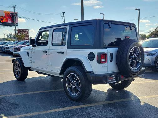 2023 Jeep Wrangler 4-Door Sahara 4x4