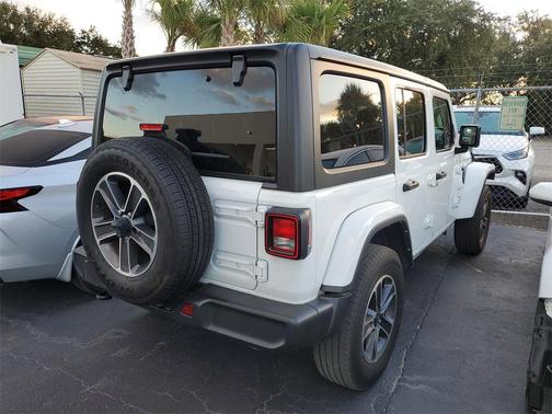 2023 Jeep Wrangler 4-Door Sahara 4x4
