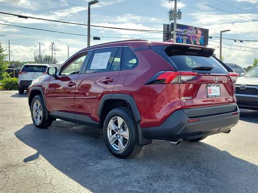 2023 Toyota RAV4 XLE