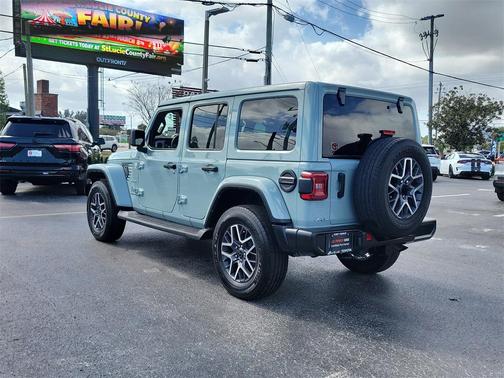 2024 Jeep Wrangler 4-Door Sahara 4x4