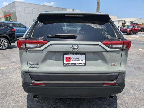 2022 Toyota RAV4 XLE
