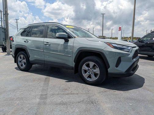 2022 Toyota RAV4 XLE