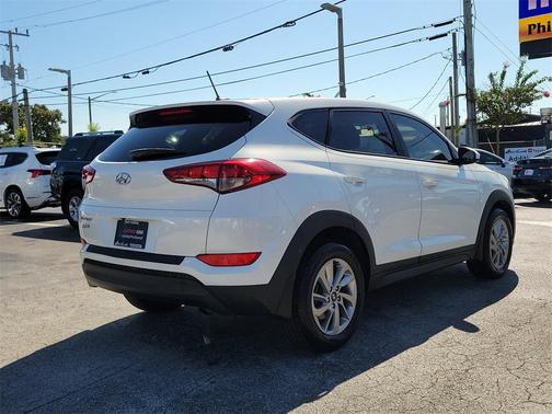 2017 Hyundai TUCSON SE