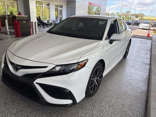 2022 Toyota Camry SE