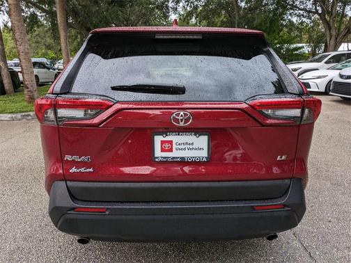 2022 Toyota RAV4 LE