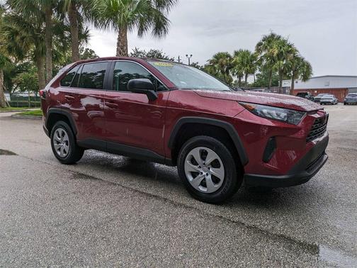 2022 Toyota RAV4 LE