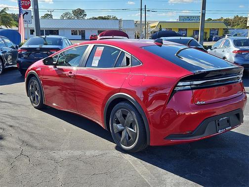 2026 Toyota Prius Plug-In Hybrid SE