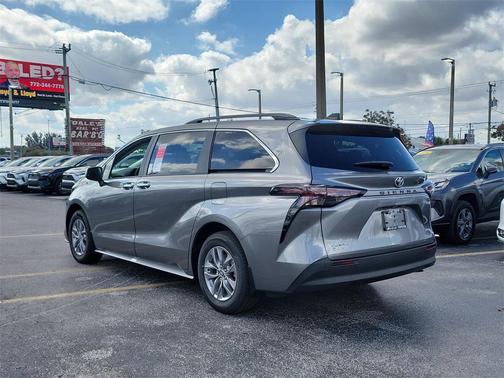2026 Toyota Sienna XLE