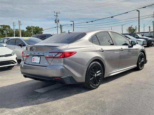 2025 Toyota Camry SE