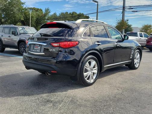 2015 INFINITI QX70 Base
