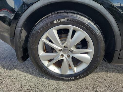 2015 INFINITI QX70 Base