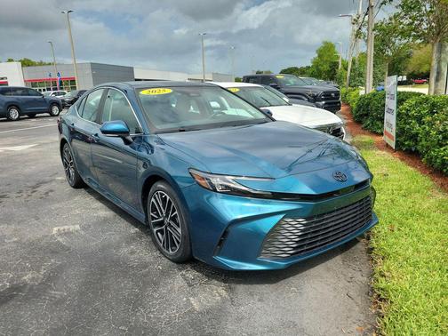 2025 Toyota Camry XLE