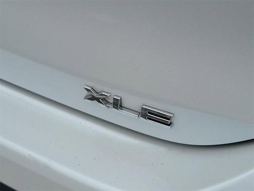 2024 Toyota Highlander Hybrid XLE