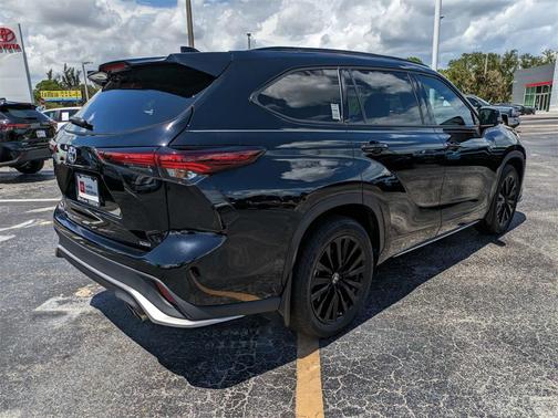 2024 Toyota Highlander XSE