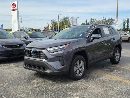 2024 Toyota RAV4 Hybrid XLE