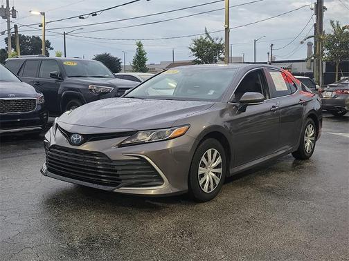 2024 Toyota Camry Hybrid LE