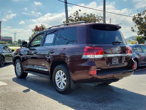 2016 Toyota Land Cruiser Base