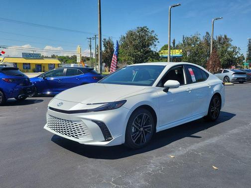 Wind Chill Pearl 2026 Toyota Camry XSE