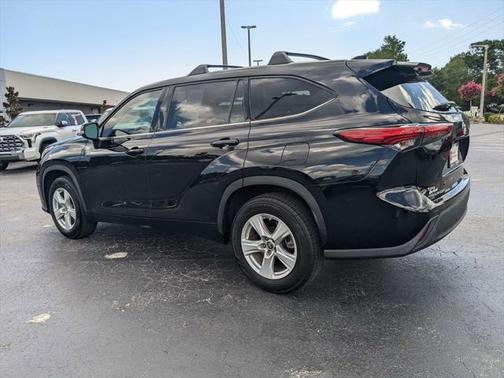 2021 Toyota Highlander LE