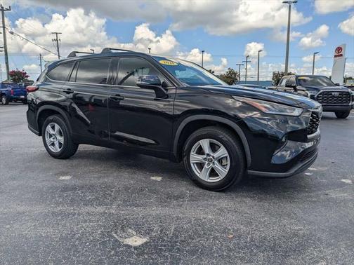 2021 Toyota Highlander LE