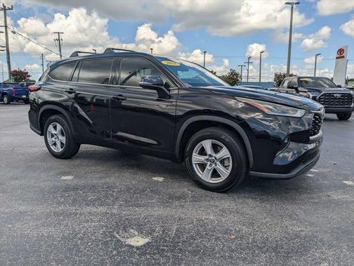 2021 Toyota Highlander LE