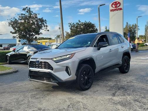 2023 Toyota RAV4 Hybrid SE