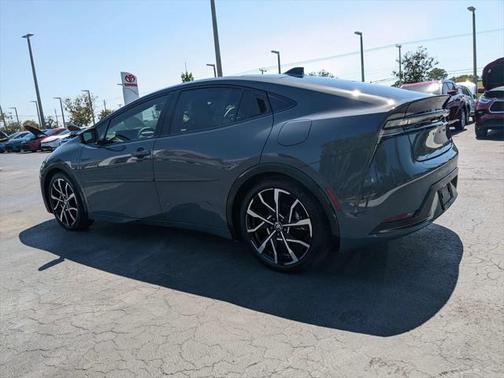 2024 Toyota Prius Prime SE