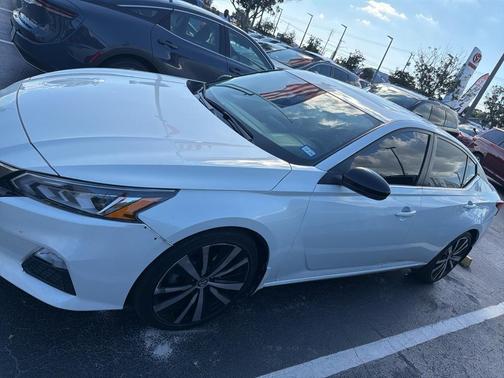 2021 Nissan Altima SR FWD