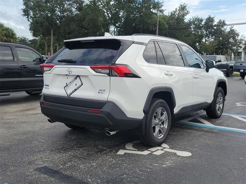 2025 Toyota RAV4 Hybrid XLE