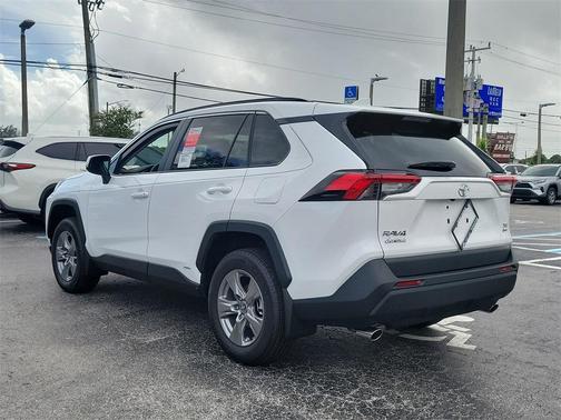 2025 Toyota RAV4 Hybrid XLE