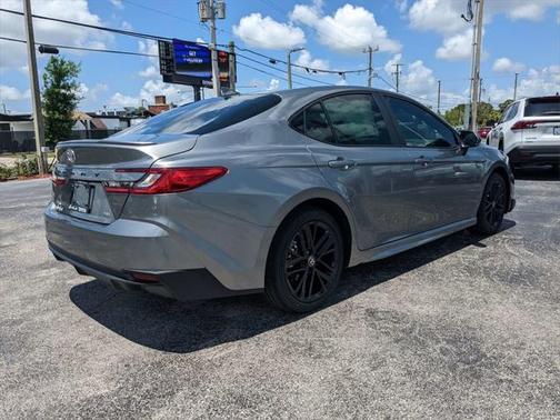 2025 Toyota Camry SE