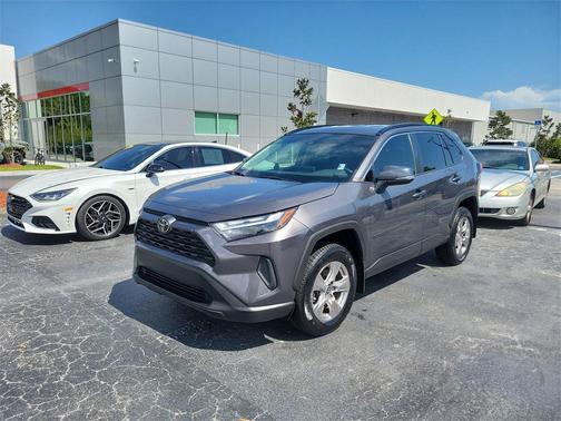 2022 Toyota RAV4 XLE