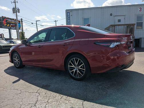 2024 Toyota Camry Hybrid XLE