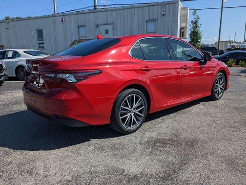 2024 Toyota Camry Hybrid XLE