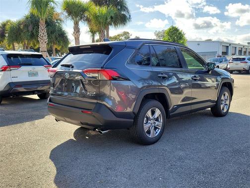 2025 Toyota RAV4 Hybrid XLE