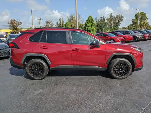 2021 Toyota RAV4 LE