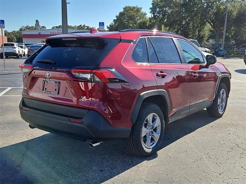 2025 Toyota RAV4 Hybrid LE