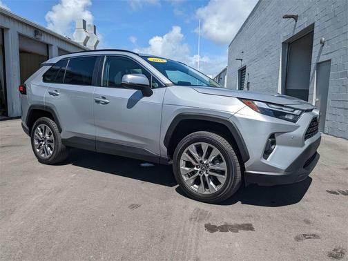 2024 Toyota RAV4 XLE Premium