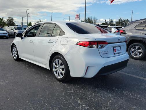 2025 Toyota Corolla LE