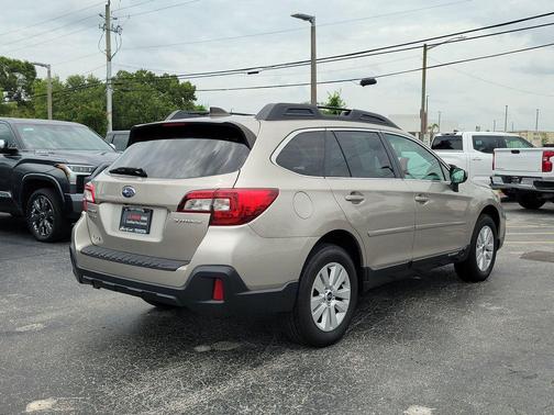 Tungsten Metallic 2019 Subaru Outback 2.5i Premium