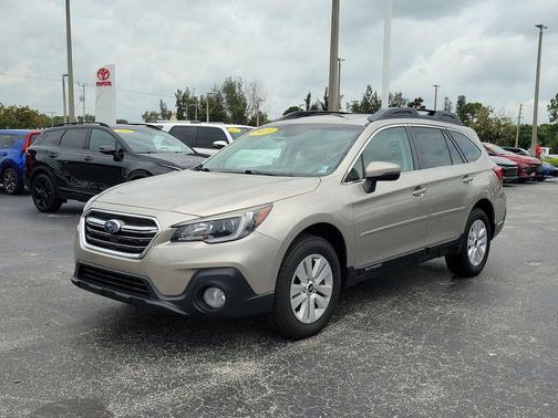 Tungsten Metallic 2019 Subaru Outback 2.5i Premium