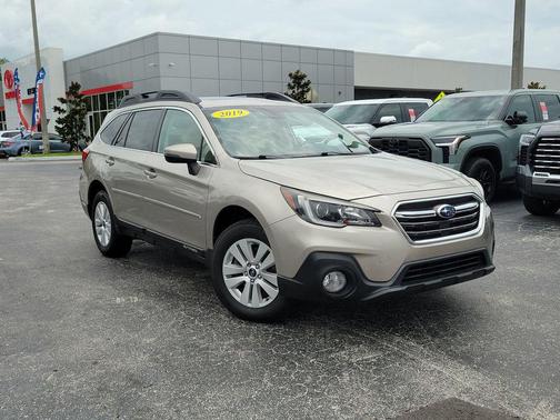 Tungsten Metallic 2019 Subaru Outback 2.5i Premium