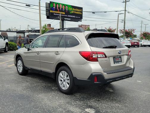 Tungsten Metallic 2019 Subaru Outback 2.5i Premium